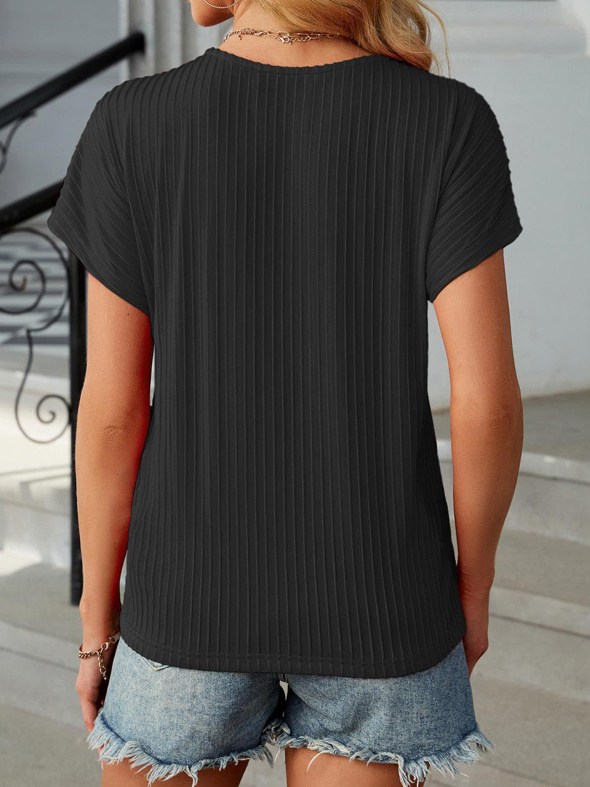 ✨Damen Sommer Klassisches Jacquard-Streifen-T-Shirt